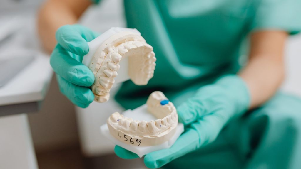 dental caps vs crowns